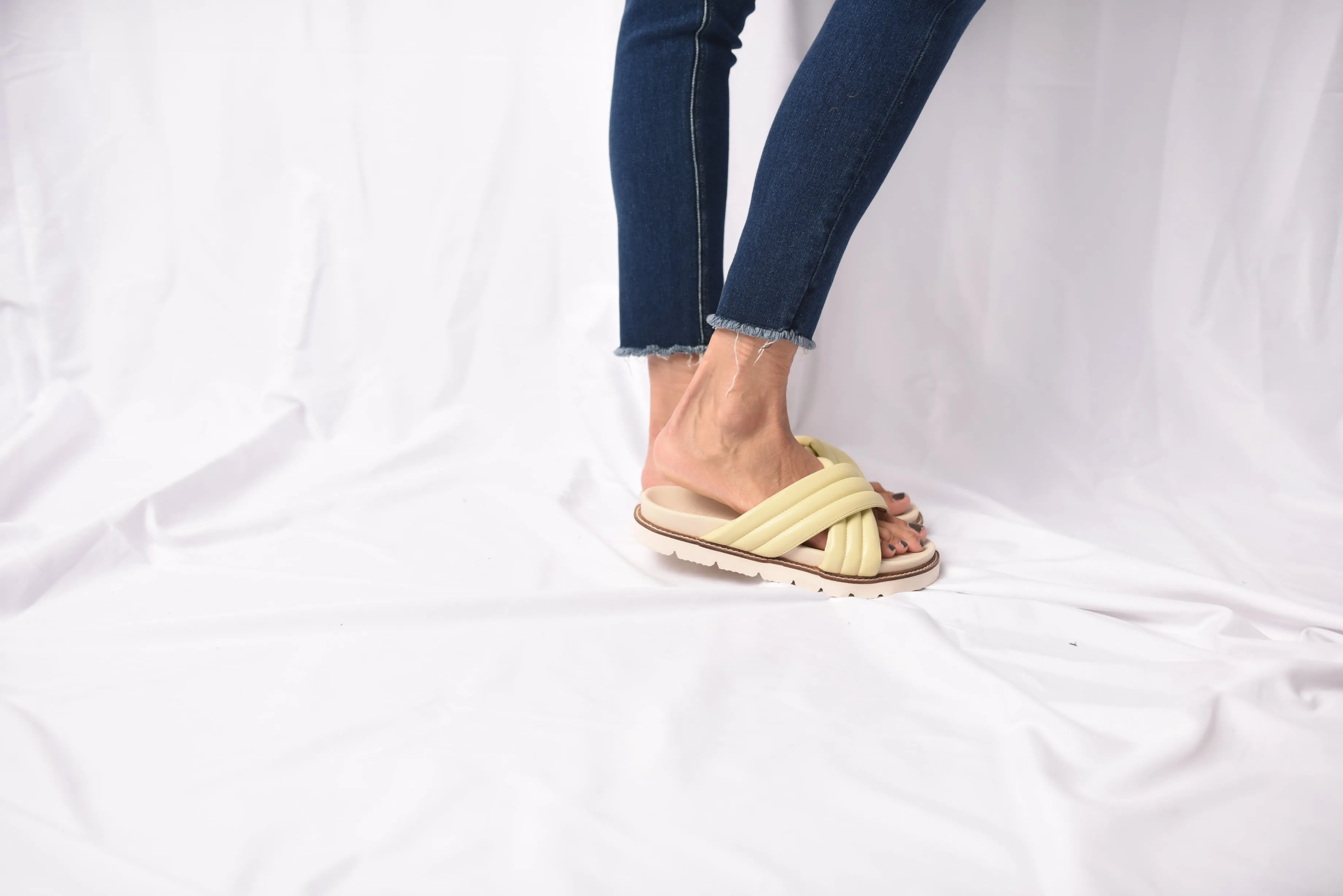 Grace Puff Strap Slide (Lime)