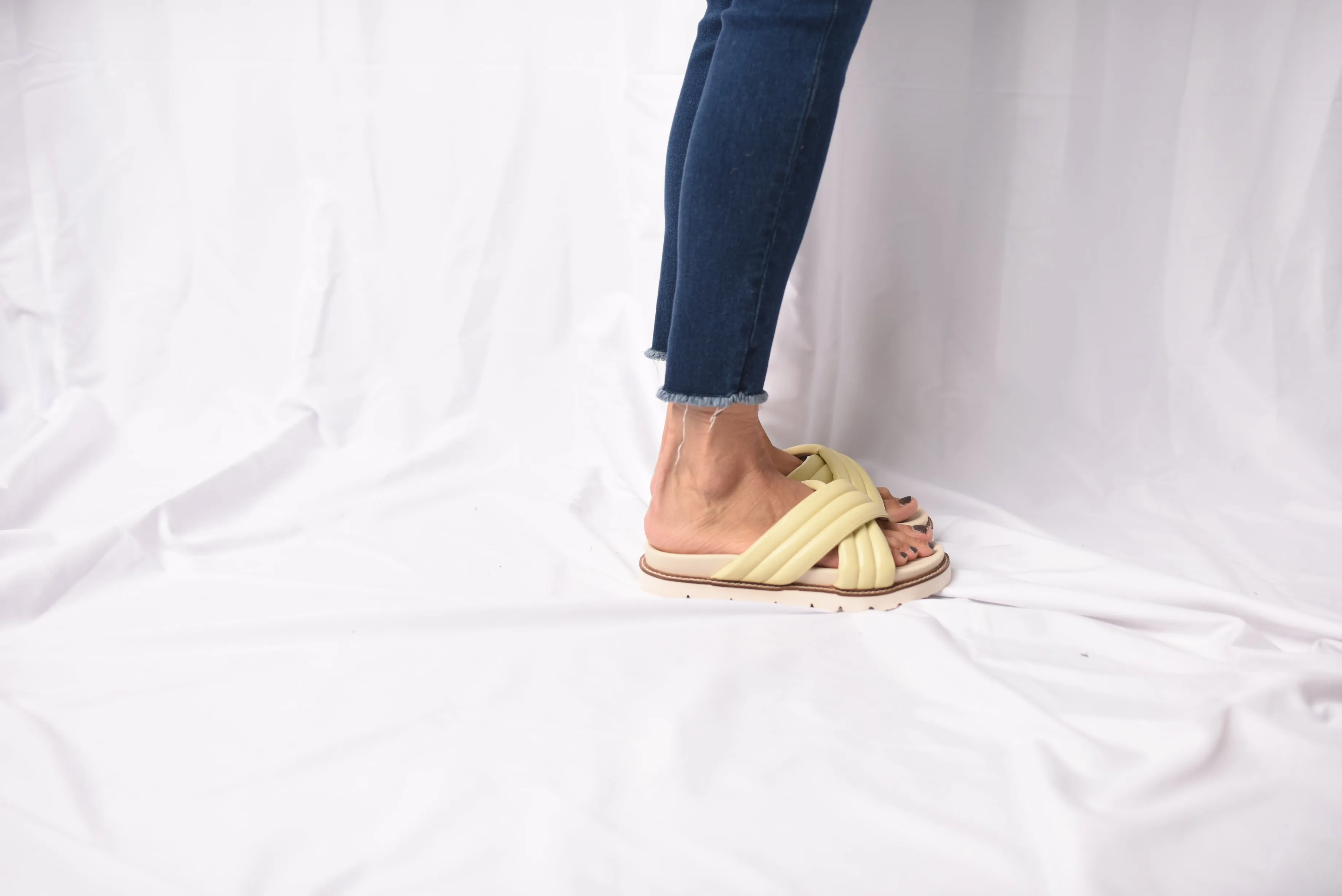 Grace Puff Strap Slide (Lime)