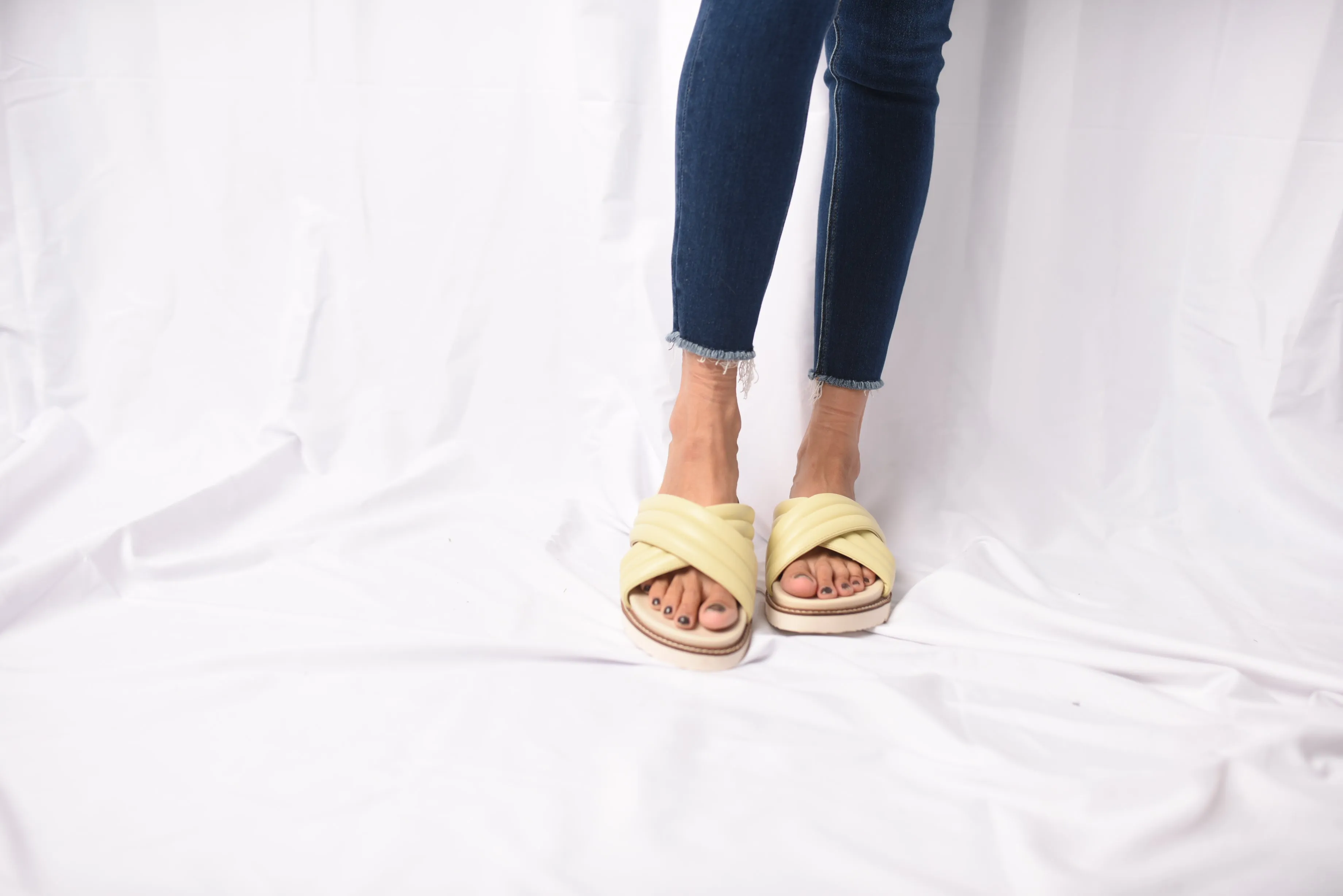 Grace Puff Strap Slide (Lime)